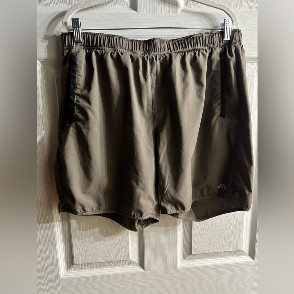 Rvca Men's Brown Shorts